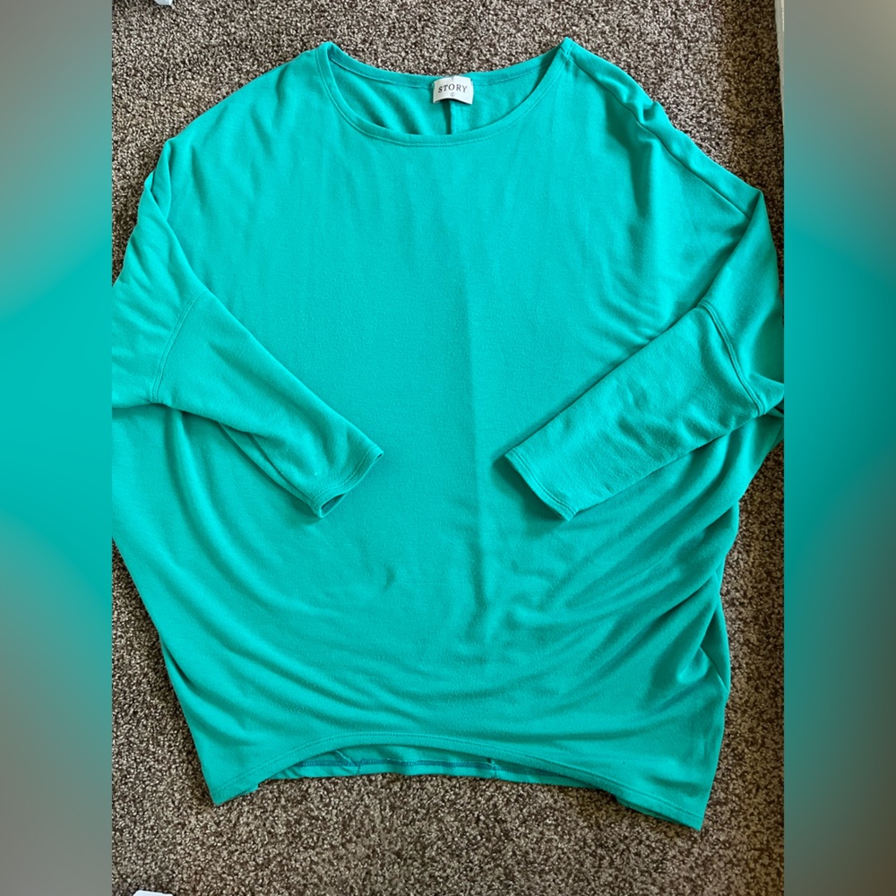 Story dolman-Sleeve knit Top